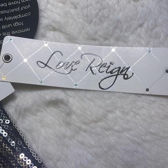 LOVE REIGN - NWT Ombré Metallic gold, rose gold and Silver Sequin, V-neck dress - Picture 7 of 12